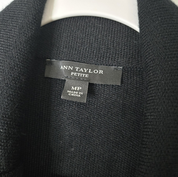 Ann Taylor Classic Black Knit Wool Blend Blazer Size Medium Petite - Picture 3 of 4